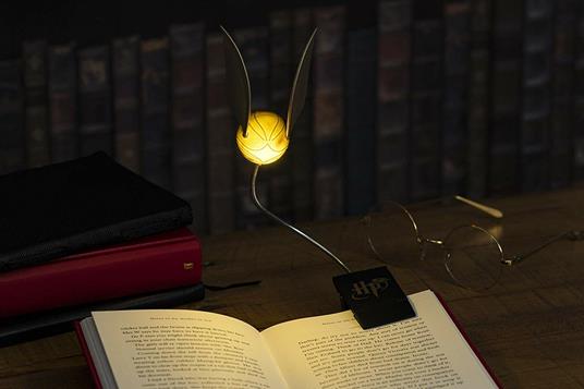 Lafeltrinelli Luce da lettura Boccino d'oro. Harry Potter Golden Snitch Comprane uno, ottenene uno gratis