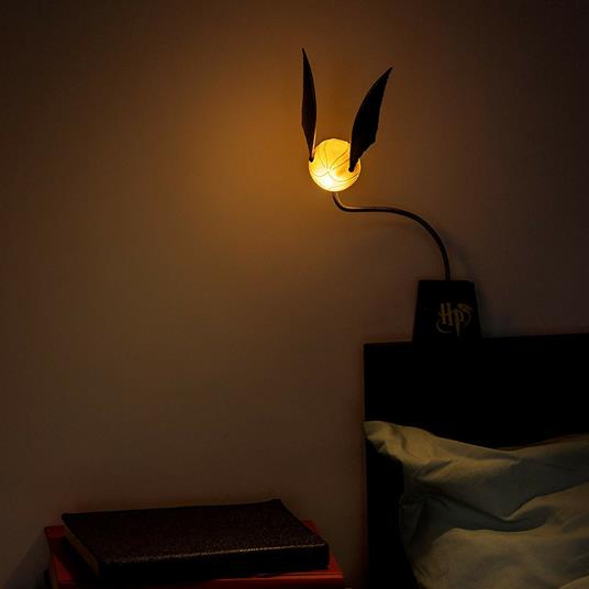 Lafeltrinelli Luce da lettura Boccino d'oro. Harry Potter Golden Snitch Comprane uno, ottenene uno gratis